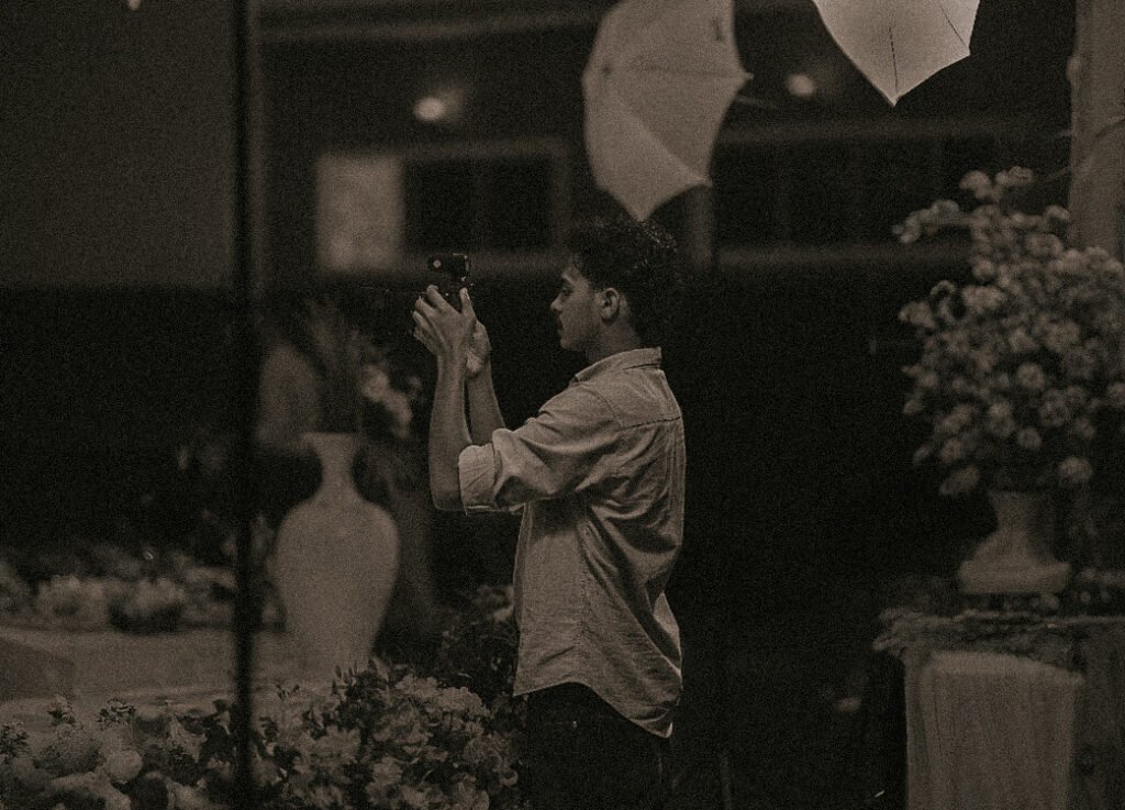 WEDING PHOTOGRAPHER